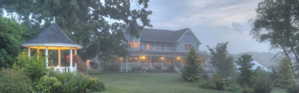 Exterior view of Blue Mountain Mist Country Inn