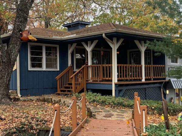 Exterior shot of Shady Acres Inn